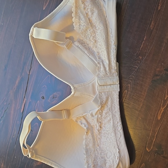 Breezies‎ Bra Women's Cream - Picture 2 of 3